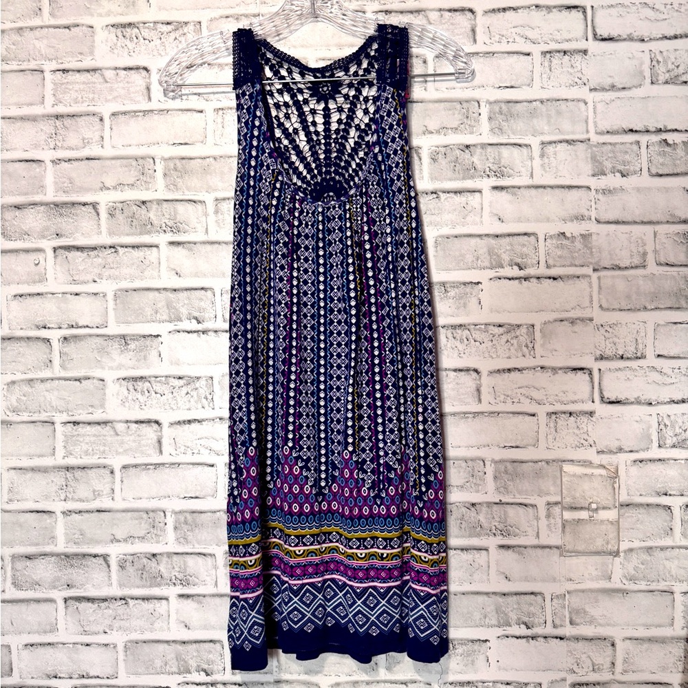 One Clothing Navy and Pink Geometric tunic‎ size small crochet details colorful